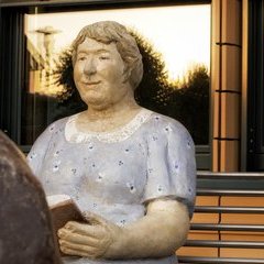 Figuren am Vitus Platz